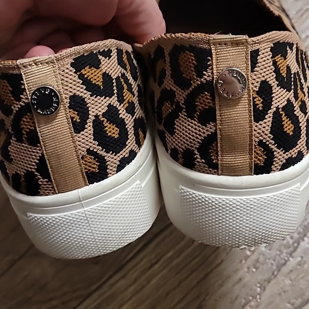 Steve Madden high slip ons leopard 9 wide